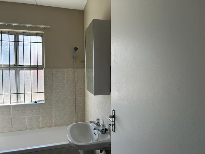 To Let 2 Bedroom Property for Rent in Vredekloof Heights Western Cape